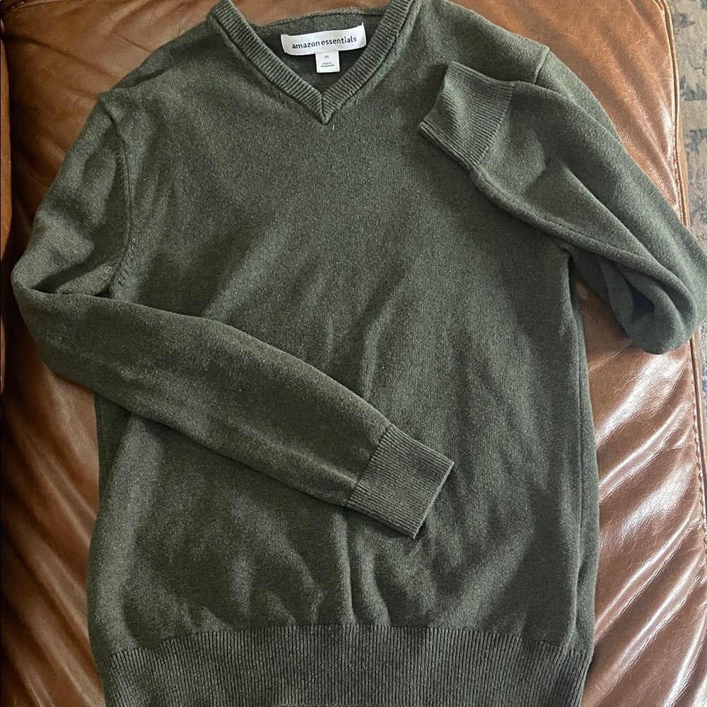 Amazon Essentials Men's Olive V-Neck Sweater